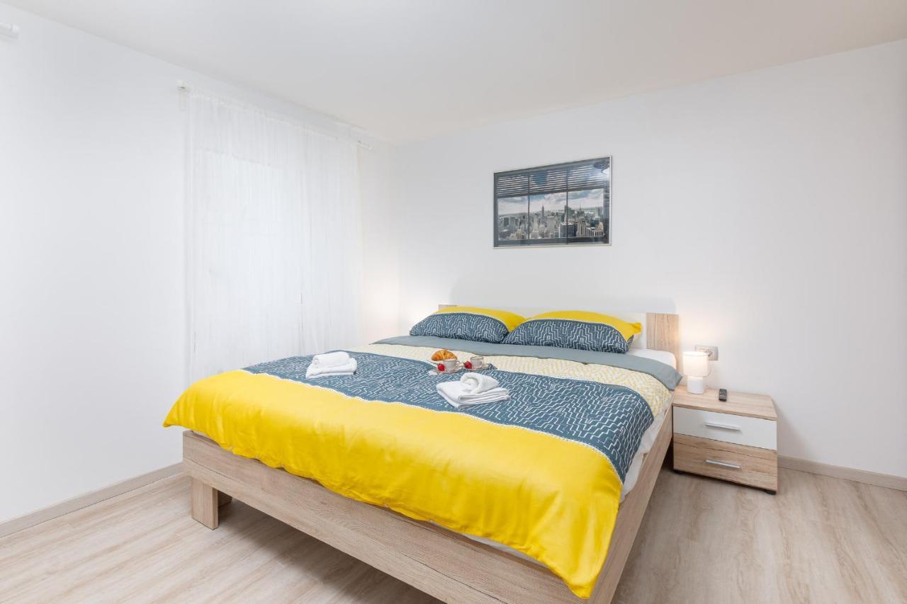 Apartment Ena Near Pula Amphitheater Kültér fotó